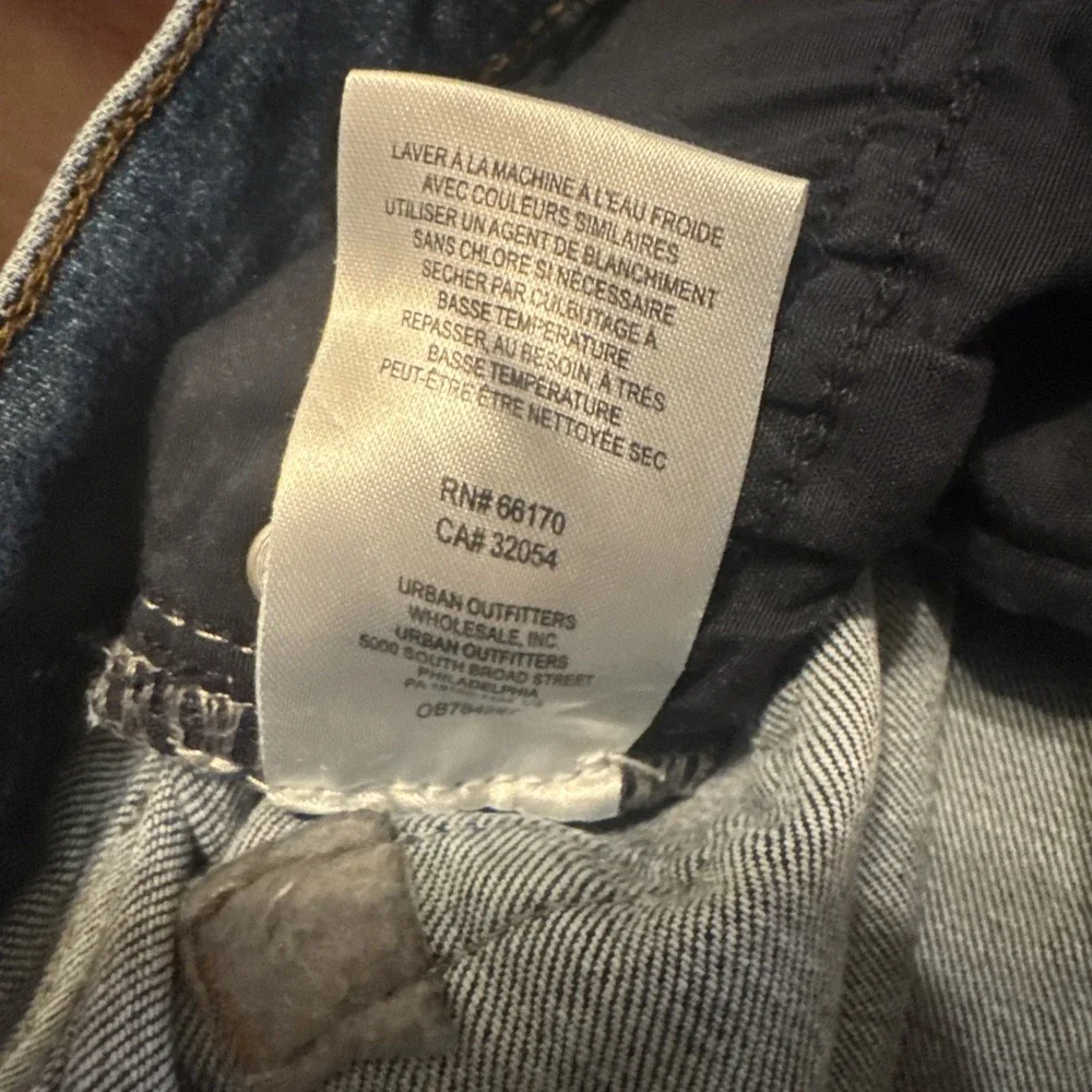 Urban Outfitters High Rise Raw Hem‎ Jeans Size 26 Button Fly Blue Stretch Denim